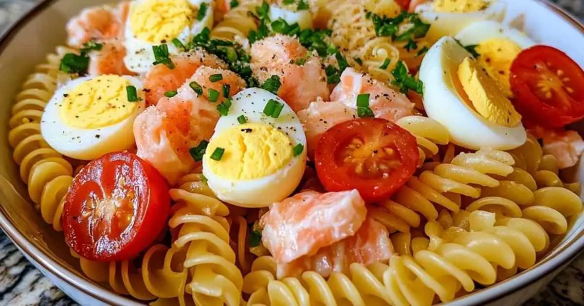 SALADE DE PÂTES AU SURIMI ET ŒUFS DURS