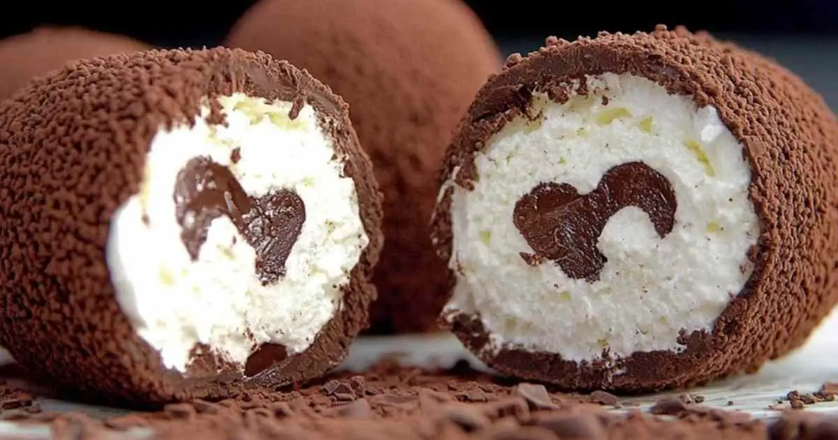 Boules meringuées au chocolat Alunga décorées de pailletés fins