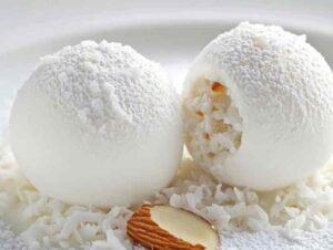 Boules meringuées Raffaello enrobées de noix de coco râpée