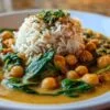 Curry de pois chiches créameux avec épinards et riz basmati