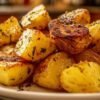 Pommes de terre au four croustillantes dorées et parfaitement cuites