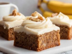 Barres à la Banane avec Glaçage au Fromage à la Crème